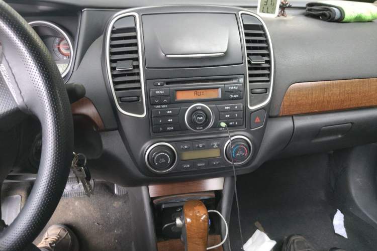 Used Nissan Sylphy 2009 1.6XE Automatic Comfort Edition Audio And AC Panel