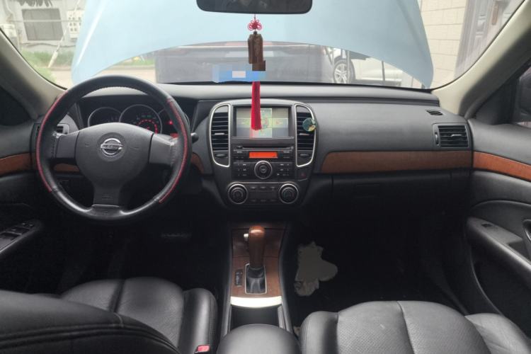 Used Nissan Sylphy 2009 1.6XL Automatic Luxury Sunroof Edition Center Console
