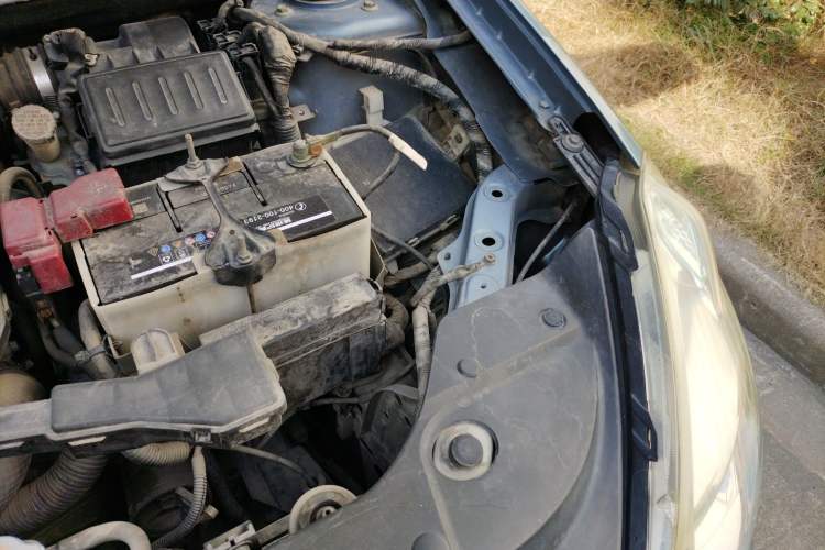 Used Nissan Sylphy 2009 1.6XL Automatic Luxury Sunroof Edition Engine Bay Left