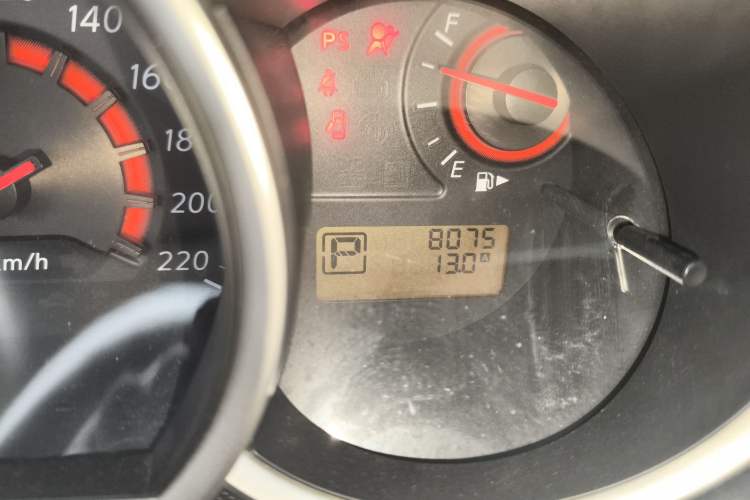 Used Nissan Sylphy 2009 1.6XL Automatic Luxury Sunroof Edition Odometer Close Up