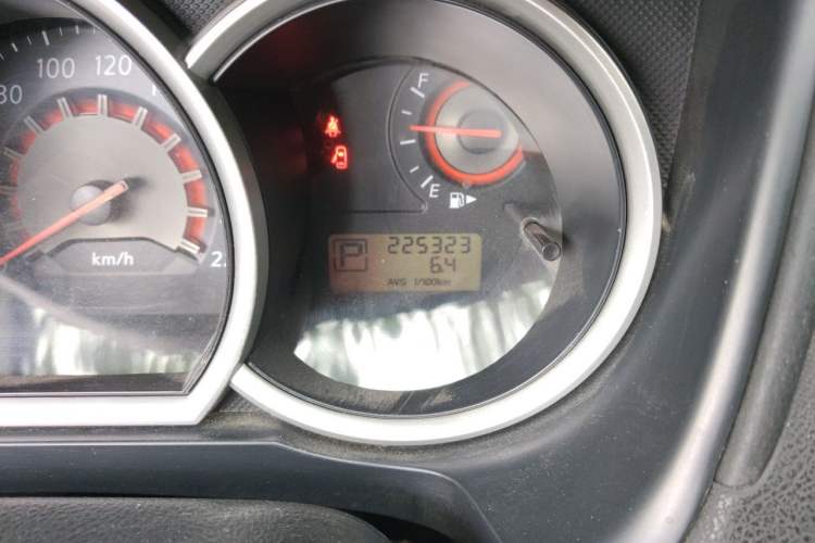 Used Nissan Sylphy 2009 1.6XE Automatic Comfort Edition Odometer Close Up