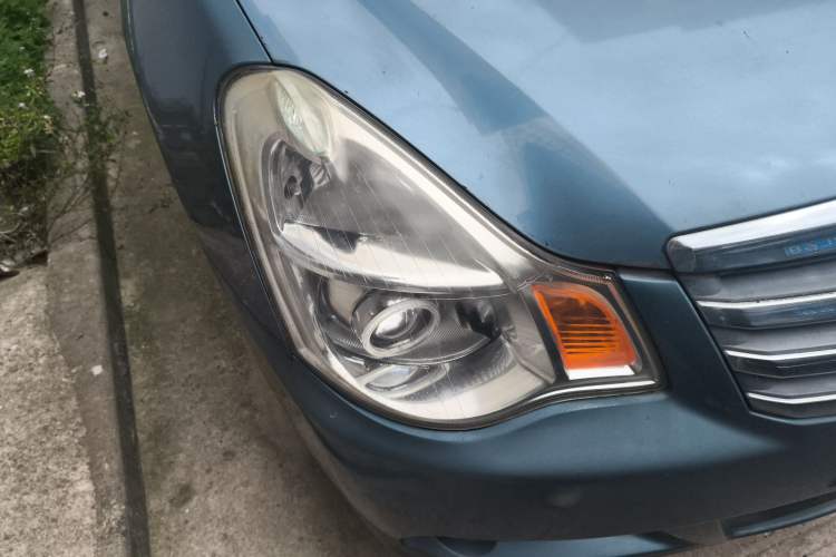Used Nissan Sylphy 2009 1.6XL Automatic Luxury Sunroof Edition Right Front Headlight