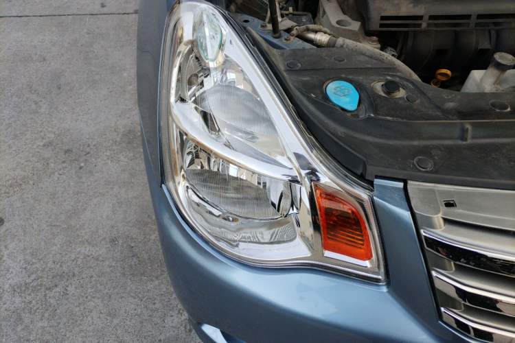 Used Nissan Sylphy 2009 1.6XL Automatic Luxury Sunroof Edition Right Front Headlight