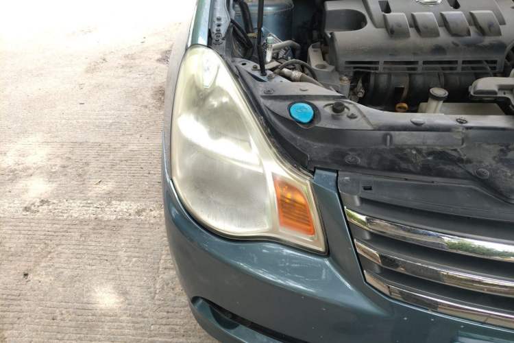 Used Nissan Sylphy 2009 1.6XE Automatic Comfort Edition Right Front Headlight