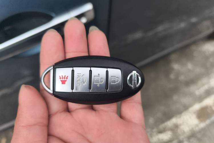Used Nissan Sylphy 2009 1.6XL Automatic Luxury Sunroof Edition Vehicle Key