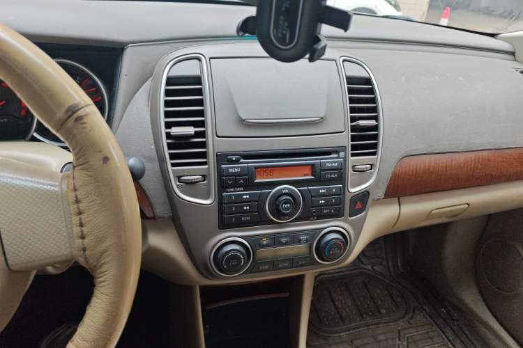 Used Nissan Sylphy 2009 1.6XE Manual Comfort Edition Audio And AC Panel