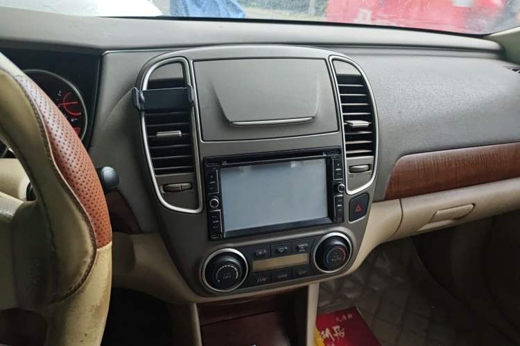 Used Nissan Sylphy 2009 1.6XE Manual Comfort Edition Audio And AC Panel