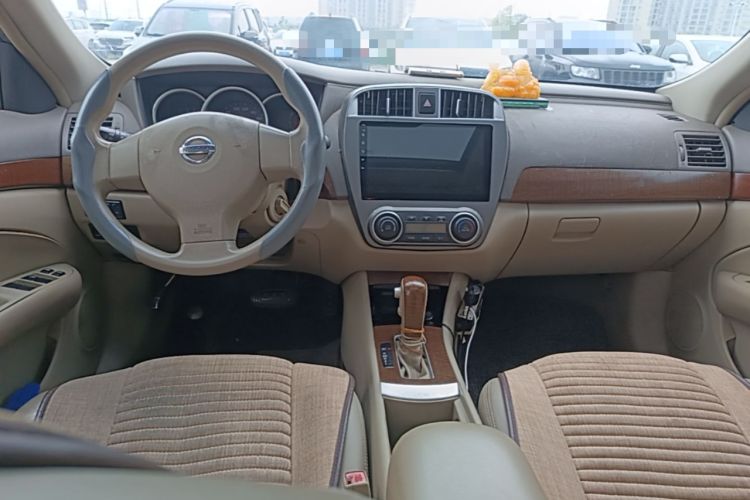 Used Nissan Sylphy 2009 1.6XL Automatic Luxury Sunroof Edition Center Console