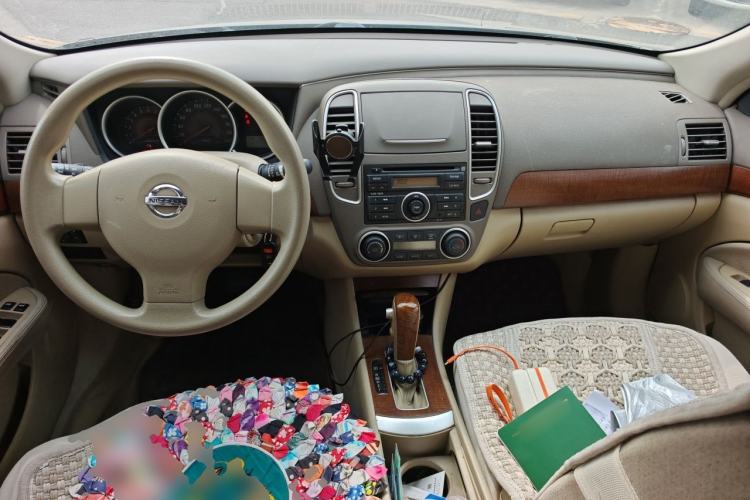 Used Nissan Sylphy 2009 1.6XE Automatic Comfort Edition Center Console
