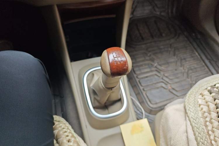 Used Nissan Sylphy 2009 1.6XE Manual Comfort Edition Gear Lever