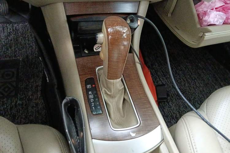 Used Nissan Sylphy 2009 1.6XE Automatic Comfort Edition Gear Lever