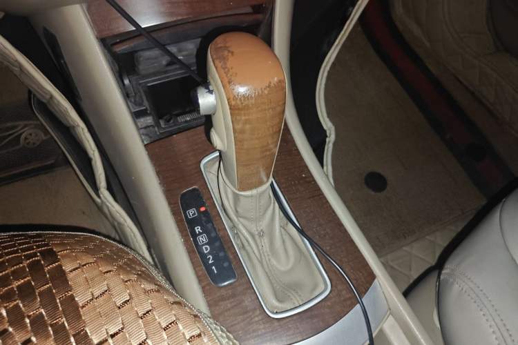 Used Nissan Sylphy 2009 1.6XE Automatic Comfort Edition Gear Lever