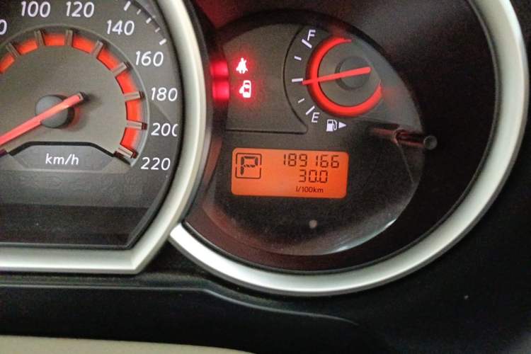 Used Nissan Sylphy 2009 1.6XE Automatic Comfort Edition Odometer Close Up