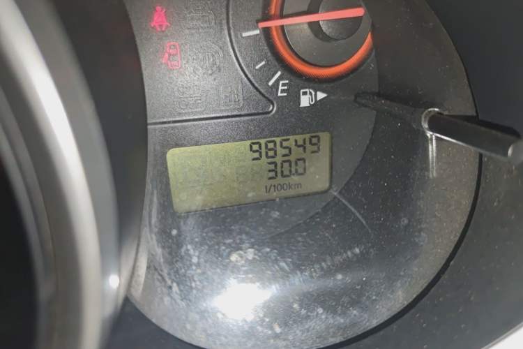 Used Nissan Sylphy 2009 1.6XE Manual Comfort Edition Odometer Close Up