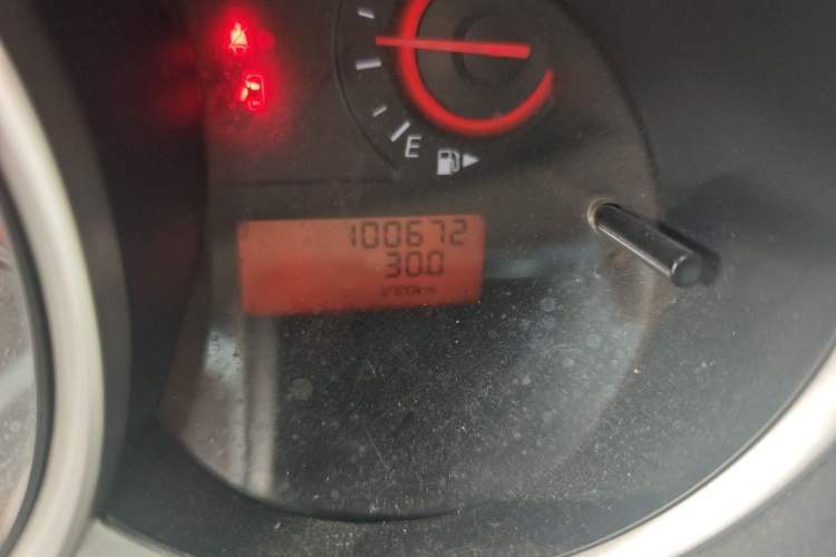 Used Nissan Sylphy 2009 1.6XE Manual Comfort Edition Odometer Close Up