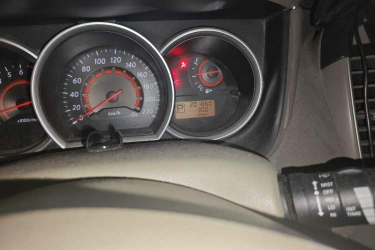 Used Nissan Sylphy 2009 1.6XE Automatic Comfort Edition Odometer Close Up