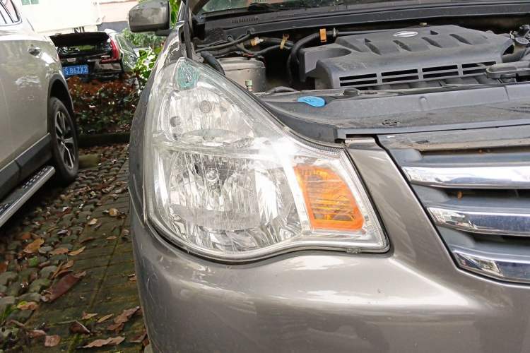 Used Nissan Sylphy 2009 1.6XE Automatic Comfort Edition Right Front Headlight