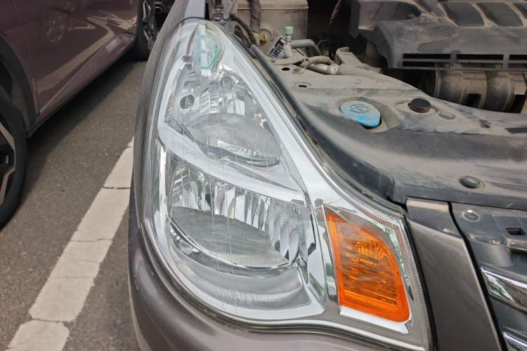 Used Nissan Sylphy 2009 1.6XE Automatic Comfort Edition Right Front Headlight