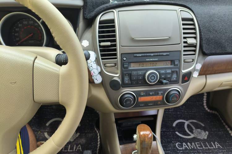 Used Nissan Sylphy 2009 1.6XL Automatic Luxury Sunroof Edition Audio And AC Panel