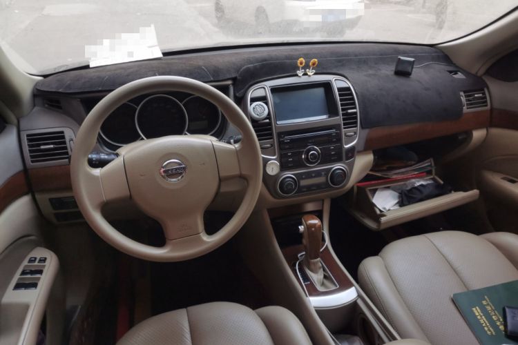 Used Nissan Sylphy 2009 1.6XL Automatic Luxury Sunroof Edition Center Console