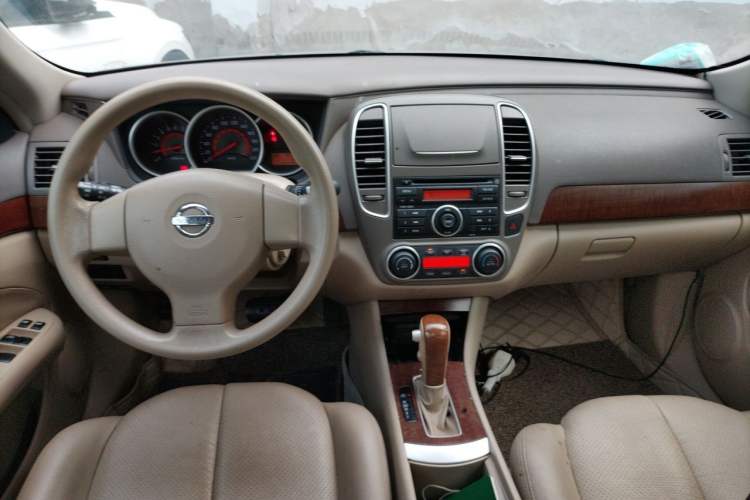 Used Nissan Sylphy 2009 1.6XL Automatic Luxury Sunroof Edition Center Console