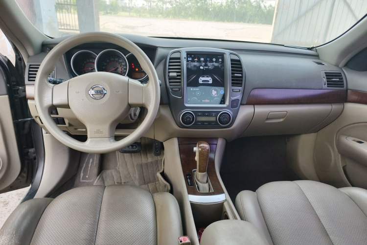 Used Nissan Sylphy 2009 1.6XL Automatic Luxury Sunroof Edition Center Console