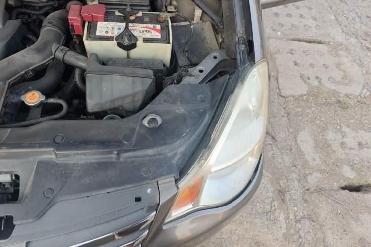 Used Nissan Sylphy 2009 2.0XL CVT Tech Edition Engine Bay Left