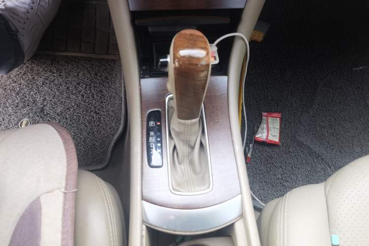 Used Nissan Sylphy 2009 1.6XL Automatic Luxury Sunroof Edition Gear Lever