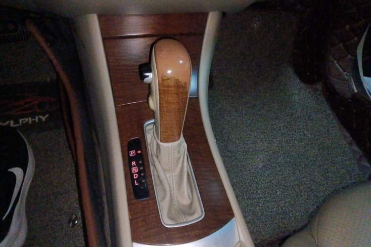 Used Nissan Sylphy 2009 2.0XL CVT Tech Edition Gear Lever