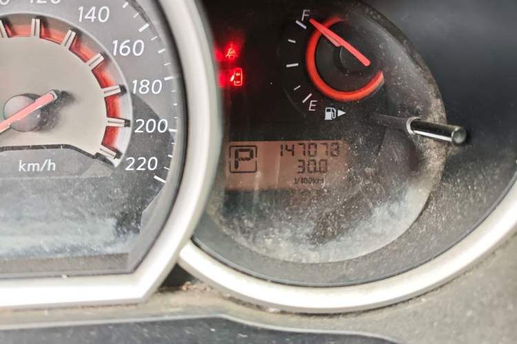 Used Nissan Sylphy 2009 1.6XE Automatic Comfort Edition Odometer Close Up