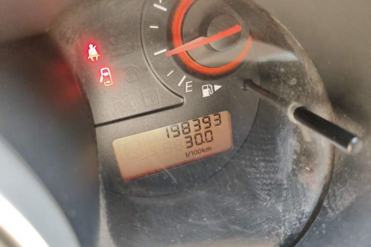 Used Nissan Sylphy 2009 1.6 XL Manual Luxury Sunroof Edition Odometer Close Up
