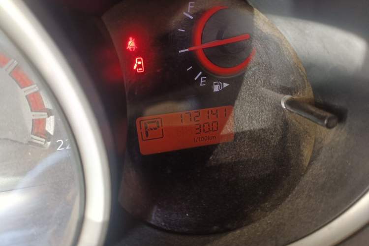 Used Nissan Sylphy 2009 1.6XL Automatic Luxury Sunroof Edition Odometer Close Up