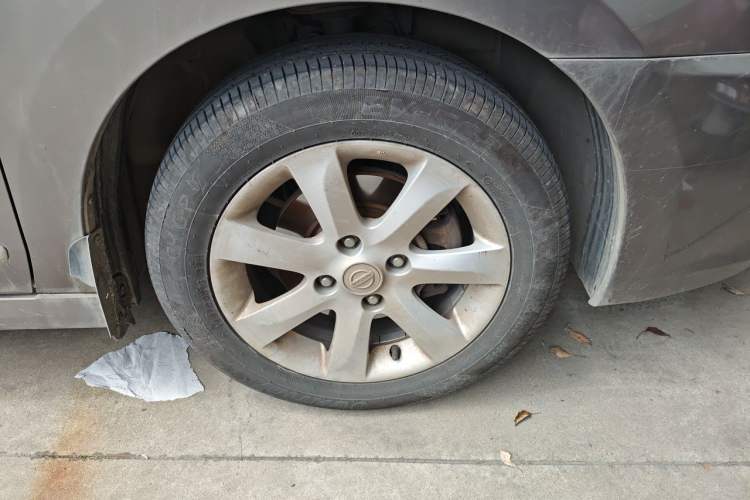 Used Nissan Sylphy 2009 1.6XE Automatic Comfort Edition Right Front Wheel Hub