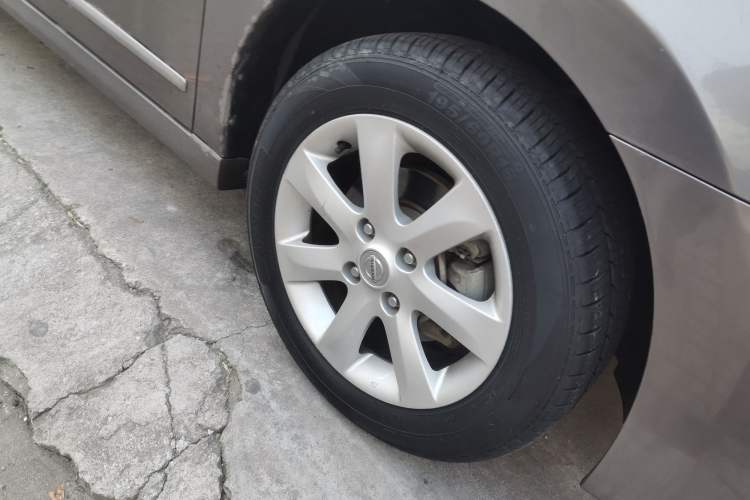 Used Nissan Sylphy 2009 1.6XL Automatic Luxury Sunroof Edition Right Front Wheel Hub