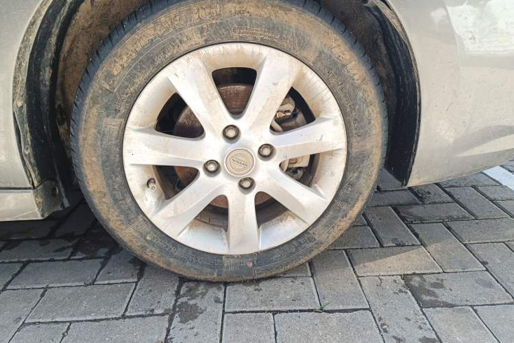 Used Nissan Sylphy 2009 1.6XL Automatic Luxury Sunroof Edition Right Front Wheel Hub