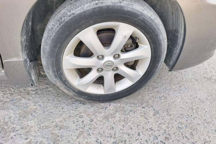 Used Nissan Sylphy 2009 1.6XL Automatic Luxury Sunroof Edition Right Front Wheel Hub
