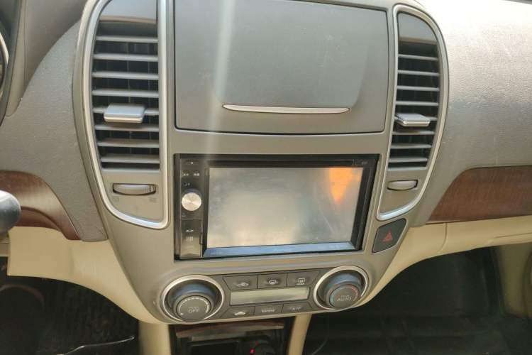 Used Nissan Sylphy 2009 2.0XL CVT Tech Sunroof Version Audio And AC Panel