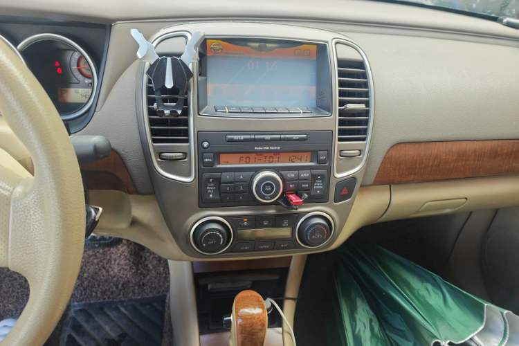 Used Nissan Sylphy 2009 1.6XE Automatic Comfort Edition Audio And AC Panel