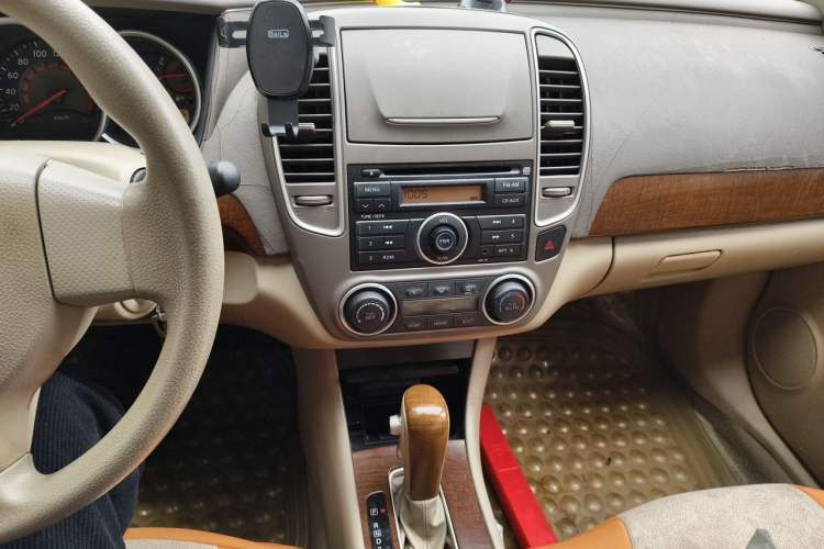 Used Nissan Sylphy 2009 1.6XE Automatic Comfort Edition Audio And AC Panel