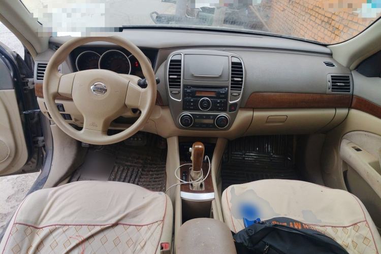 Used Nissan Sylphy 2009 1.6XE Automatic Comfort Edition Center Console