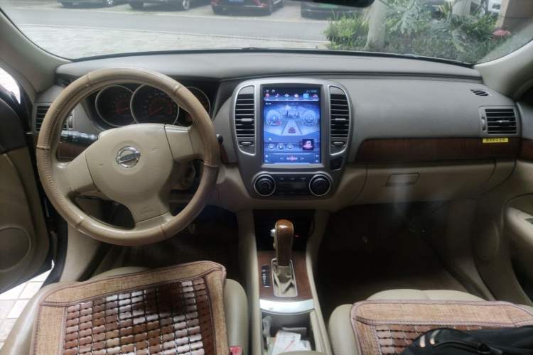 Used Nissan Sylphy 2009 1.6XL Automatic Luxury Sunroof Edition Center Console