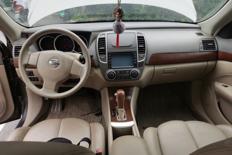 Used Nissan Sylphy 2009 1.6XL Automatic Luxury Sunroof Edition Center Console