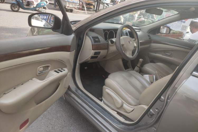 Used Nissan Sylphy 2009 1.6 XL Manual Luxury Sunroof Edition Driver Seat