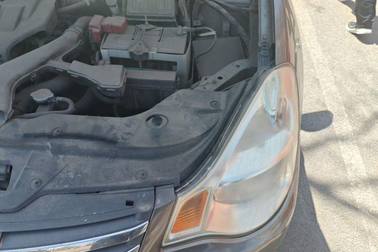Used Nissan Sylphy 2009 1.6 XL Manual Luxury Sunroof Edition Engine Bay Left