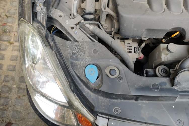 Used Nissan Sylphy 2009 2.0XL CVT Tech Sunroof Version Engine Bay Right