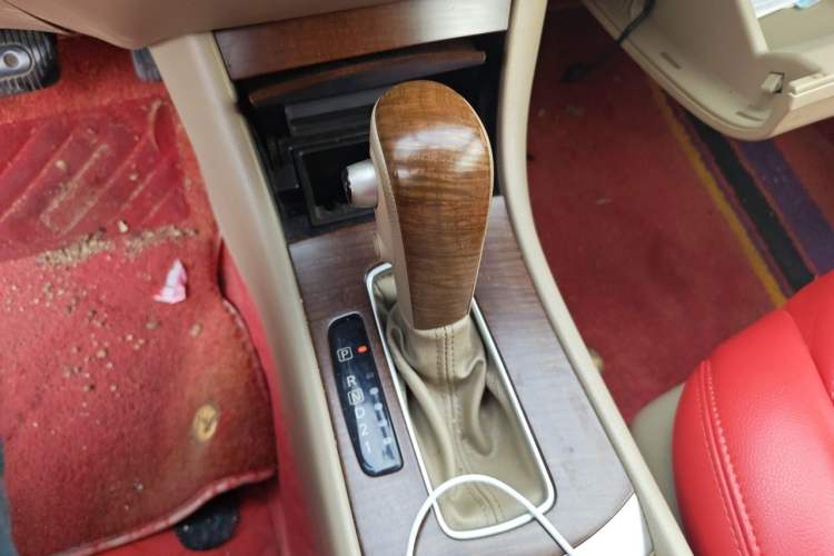 Used Nissan Sylphy 2009 1.6XE Automatic Comfort Edition Gear Lever