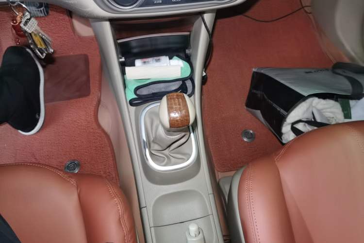 Used Nissan Sylphy 2009 1.6XE Manual Comfort Edition Gear Lever