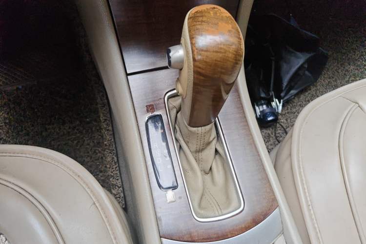 Used Nissan Sylphy 2009 2.0XL CVT Tech Sunroof Version Gear Lever