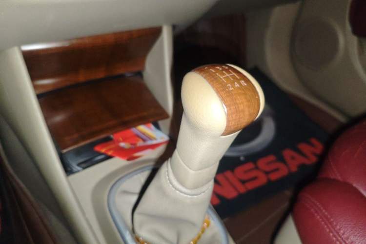 Used Nissan Sylphy 2009 1.6XE Manual Comfort Edition Gear Lever