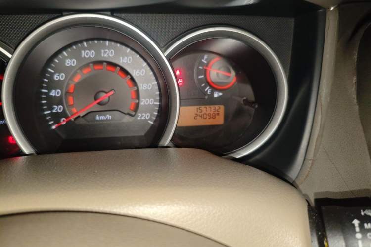 Used Nissan Sylphy 2009 1.6XE Manual Comfort Edition Odometer Close Up